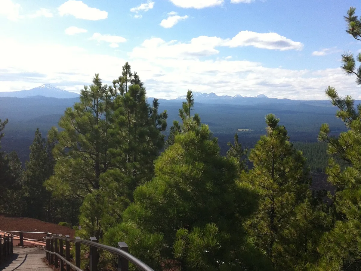 Pine forest and Cascade views from the Lava Butte trail near Sunriver